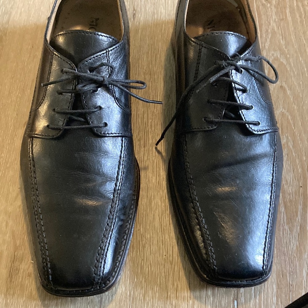 Black Leather Oxford Shoes with Square Toe